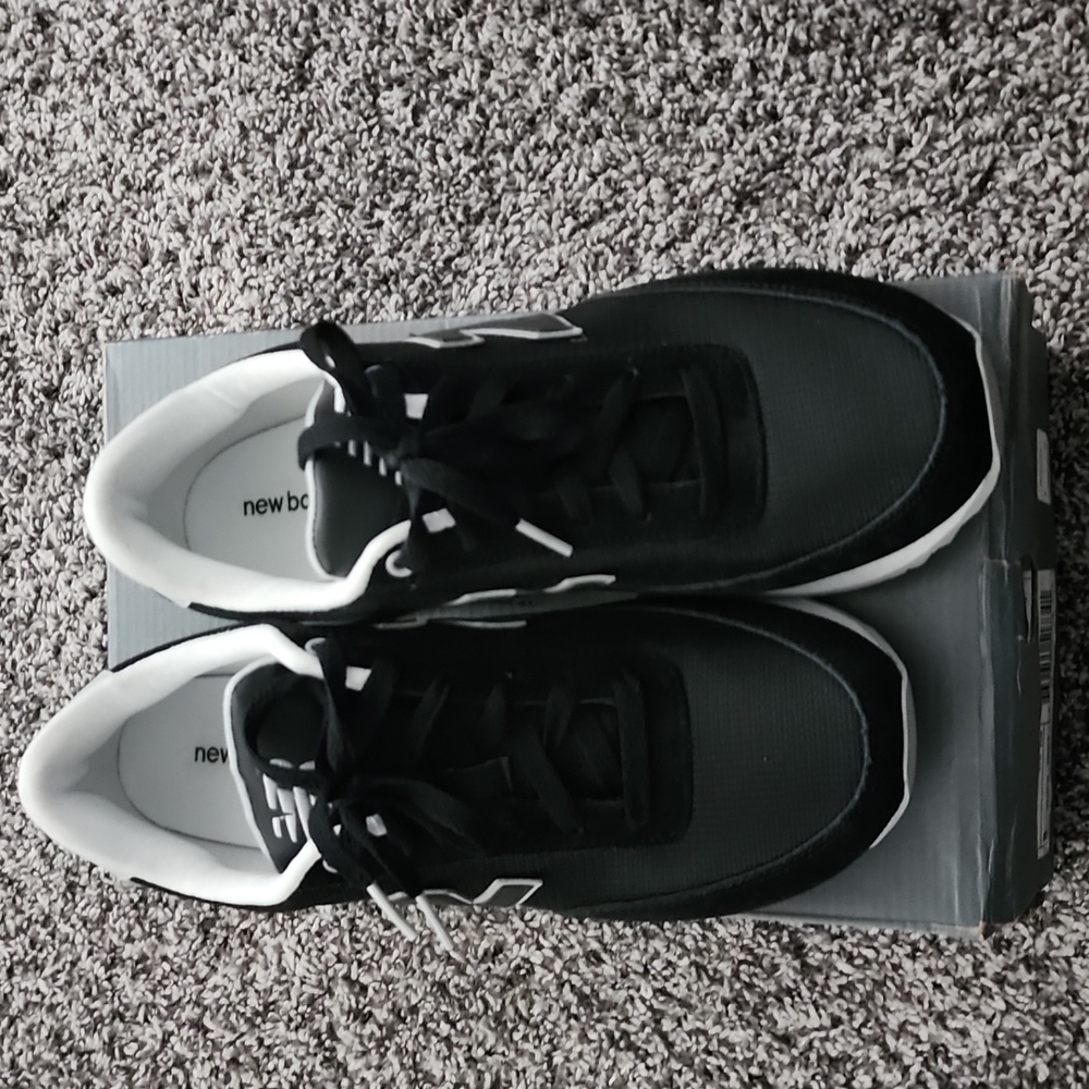 Womens New Balance Classic shoes size 10